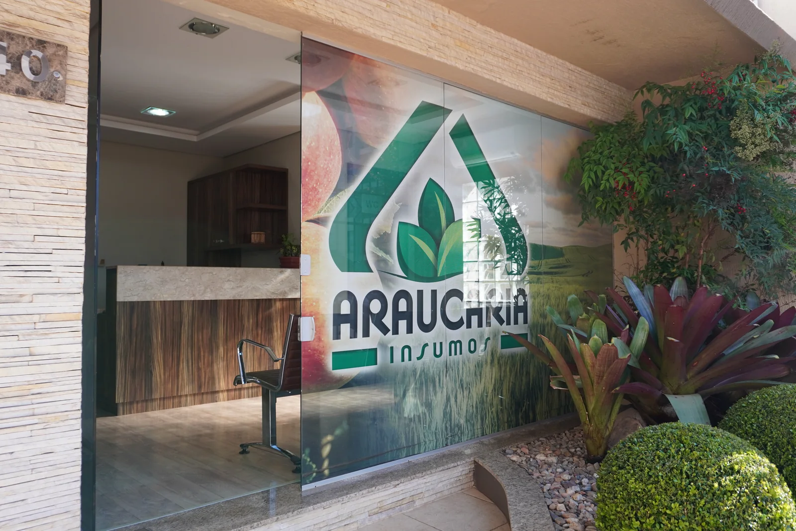 Entrada do escritório da Araucária em Vacaria